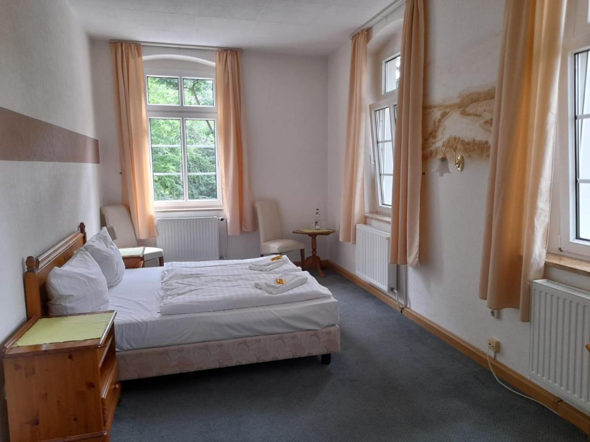 Hotel Am Kreischaer Park Exteriör bild