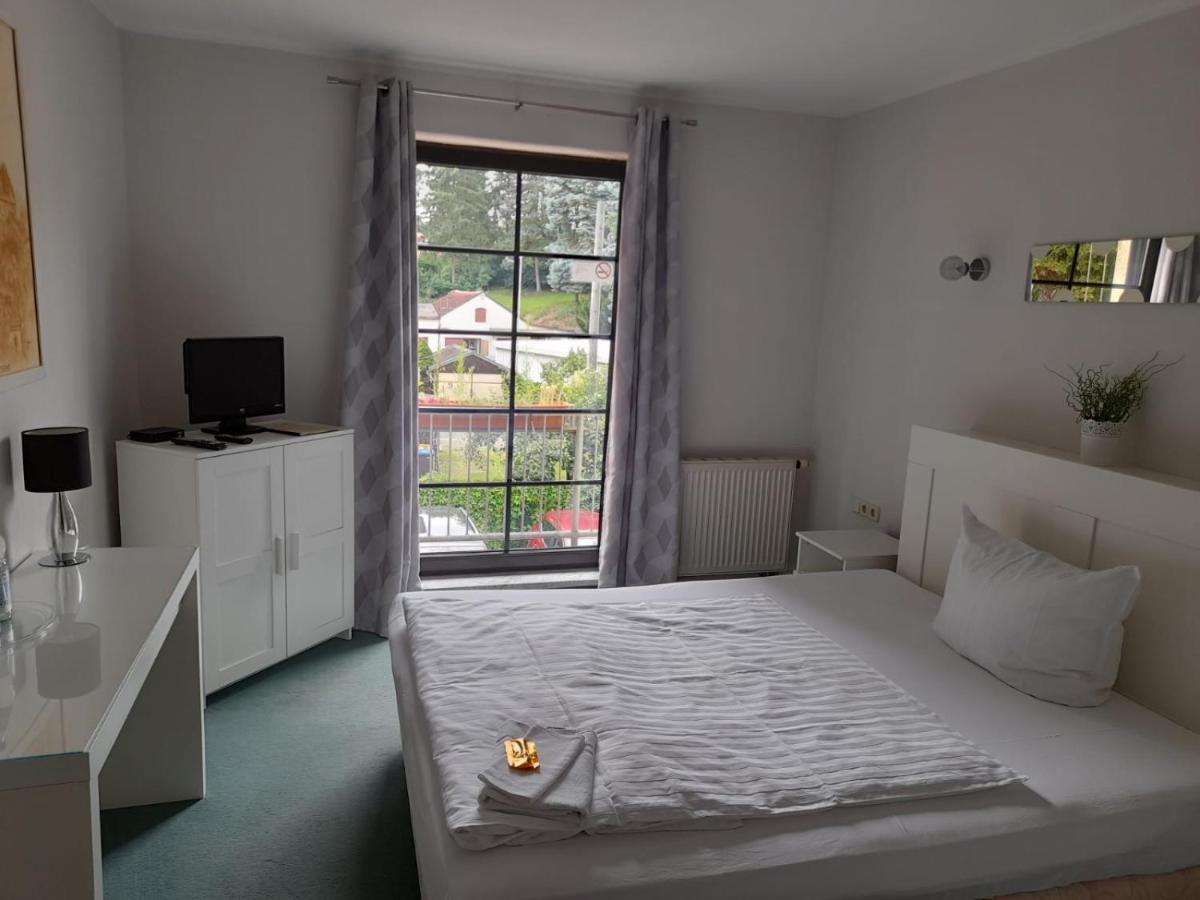 Hotel Am Kreischaer Park Exteriör bild